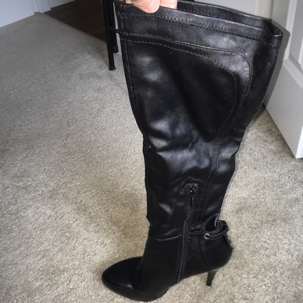 Nine West size 10 Bizzy Bee knee-high boots